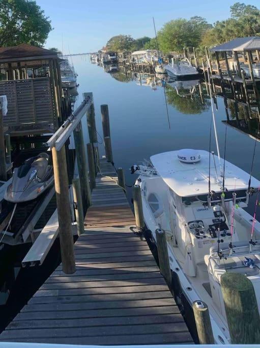 Exclusive Canal Home & Dock In Gulf Breeze Kültér fotó