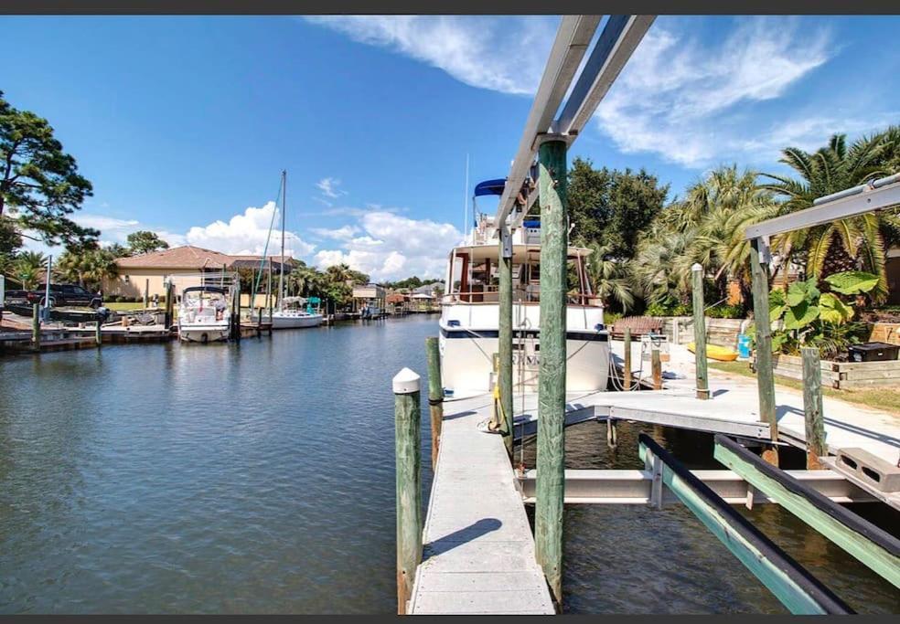 Exclusive Canal Home & Dock In Gulf Breeze Kültér fotó